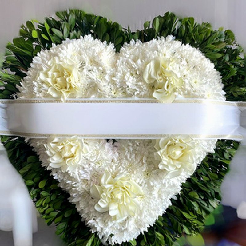 Coroa de flores em formato coração Elegante em Petrolina e Juazeiro
