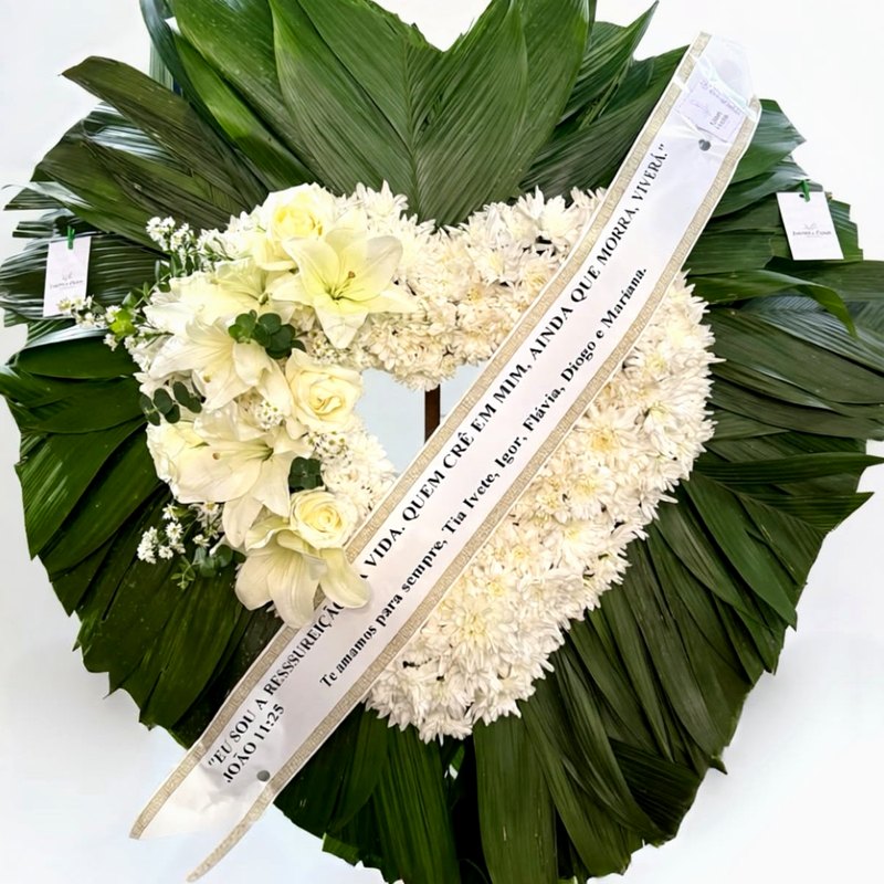 Coroa de flores em formato coração Nobre em Petrolina e Juazeiro