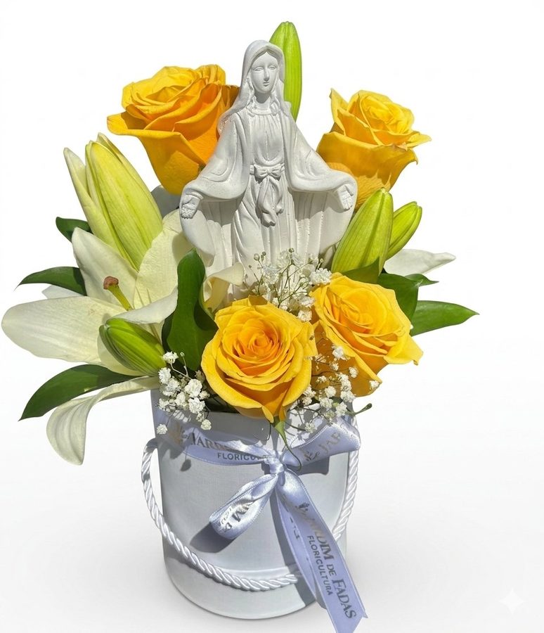 Arranjo religioso com imagem de Nossa Senhora e flores variadas em Petrolina e Juazeiro